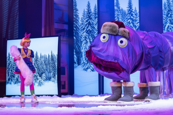 Цирковой спектакль "Алиса в Зазеркалье новогодних чудес"