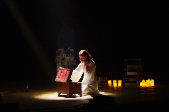 Моноспектакль "Девочка. Девушка. Женщина"