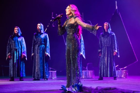 Легендарные хиты ENIGMA, GREGORIAN, SANDRA в шоу MIRROR OF ENIGMA