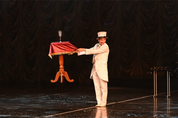 &Scy;&iecy;&mcy;&iecy;&jcy;&ncy;&ycy;&jcy; &fcy;&iecy;&scy;&tcy;&icy;&vcy;&acy;&lcy;&softcy; "&Scy;&ocy;&lcy;&ncy;&tscy;&iecy; &Scy;&icy;&bcy;&icy;&rcy;&icy;"