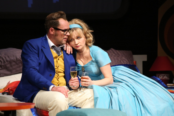 Комедия «Там же, тогда же» ( Максим Аверин и Анна Якунина)