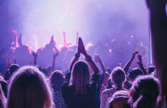 &Pcy;&iecy;&rcy;&ucy;&kcy;&ucy;&acy; &mdash; &Kcy;&ocy;&ncy;&tscy;&iecy;&rcy;&tcy; LIVE &laquo;&Gcy;&ocy;&lcy;&ocy;&scy; &Lcy;&yucy;&bcy;&vcy;&icy;&raquo;