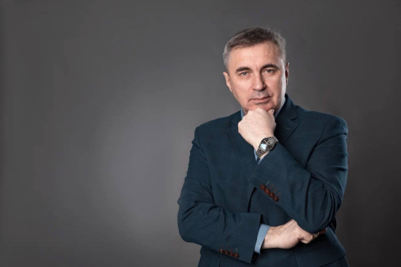 &Scy;&iecy;&mcy;&icy;&ncy;&acy;&rcy; &dcy;&ocy;&kcy;&tcy;&ocy;&rcy;&acy; &Vcy;&yacy;&chcy;&iecy;&scy;&lcy;&acy;&vcy;&acy; &Bcy;&ocy;&rcy;&ocy;&vcy;&scy;&kcy;&icy;&khcy; "&Scy;&iecy;&mcy;&softcy;&yacy;&period; &Bcy;&iecy;&zcy; &ocy;&bcy;&icy;&dcy;"