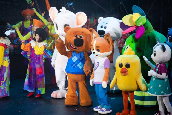 ЁЛКА ТЕЛЕКАНАЛА МУЛЬТ. ЖИВЫЕ КРАСКИ