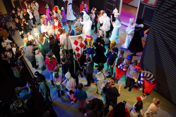 &TScy;&icy;&rcy;&kcy;&ocy;&vcy;&ocy;&jcy; &scy;&pcy;&iecy;&kcy;&tcy;&acy;&kcy;&lcy;&softcy; "&Acy;&lcy;&icy;&scy;&acy; &vcy; &Zcy;&acy;&zcy;&iecy;&rcy;&kcy;&acy;&lcy;&softcy;&iecy;"