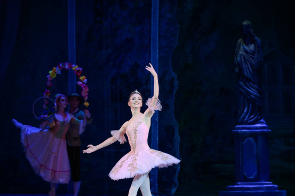 &Lcy;&iecy;&tcy;&ocy; &pcy;&icy;&rcy;&ucy;&ecy;&tcy;&acy;&period; "&Scy;&pcy;&yacy;&shchcy;&acy;&yacy; &kcy;&rcy;&acy;&scy;&acy;&vcy;&icy;&tscy;&acy;"