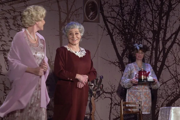 "&Fcy;&acy;&icy;&ncy;&acy;&period; &Pcy;&tcy;&icy;&tscy;&acy;&comma; &pcy;&acy;&rcy;&yacy;&shchcy;&acy;&yacy; &vcy; &kcy;&lcy;&iecy;&tcy;&kcy;&iecy;"