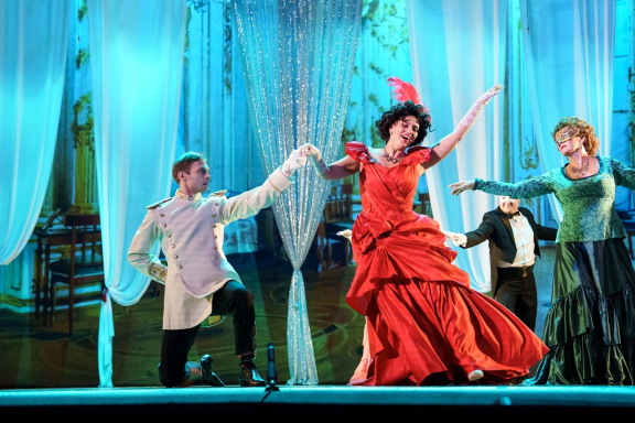 &Mcy;&ocy;&scy;&kcy;&ocy;&vcy;&scy;&kcy;&icy;&jcy; &Scy;&ocy;&vcy;&rcy;&iecy;&mcy;&iecy;&ncy;&ncy;&ycy;&jcy; &KHcy;&ucy;&dcy;&ocy;&zhcy;&iecy;&scy;&tcy;&vcy;&iecy;&ncy;&ncy;&ycy;&jcy; &Tcy;&iecy;&acy;&tcy;&rcy;&comma; &scy;&pcy;&iecy;&kcy;&tcy;&acy;&kcy;&lcy;&softcy; &laquo;&Acy;&ncy;&ncy;&acy; &Kcy;&acy;&rcy;&iecy;&ncy;&icy;&ncy;&acy;&raquo; &Lcy;&period; &Tcy;&ocy;&lcy;&scy;&tcy;&ocy;&jcy;