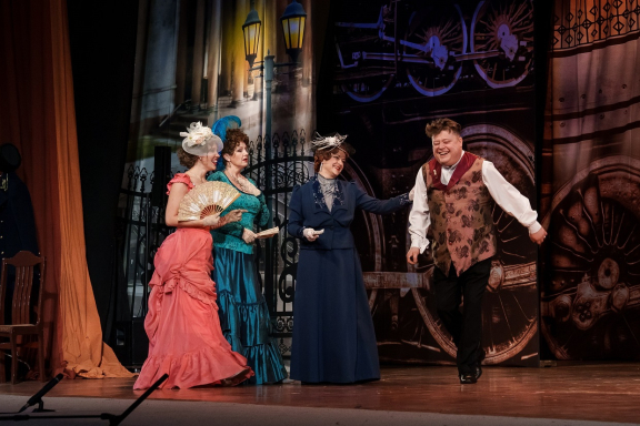 &Mcy;&ocy;&scy;&kcy;&ocy;&vcy;&scy;&kcy;&icy;&jcy; &Scy;&ocy;&vcy;&rcy;&iecy;&mcy;&iecy;&ncy;&ncy;&ycy;&jcy; &KHcy;&ucy;&dcy;&ocy;&zhcy;&iecy;&scy;&tcy;&vcy;&iecy;&ncy;&ncy;&ycy;&jcy; &Tcy;&iecy;&acy;&tcy;&rcy;&comma; &scy;&pcy;&iecy;&kcy;&tcy;&acy;&kcy;&lcy;&softcy; &laquo;&Acy;&ncy;&ncy;&acy; &Kcy;&acy;&rcy;&iecy;&ncy;&icy;&ncy;&acy;&raquo; &Lcy;&period; &Tcy;&ocy;&lcy;&scy;&tcy;&ocy;&jcy;